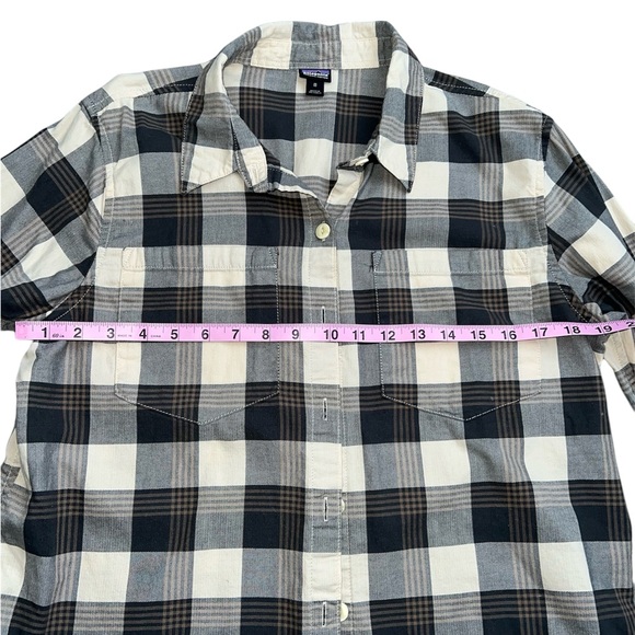 Patagonia Organic Cotton Button Down | Size Medium - Picture 7 of 9